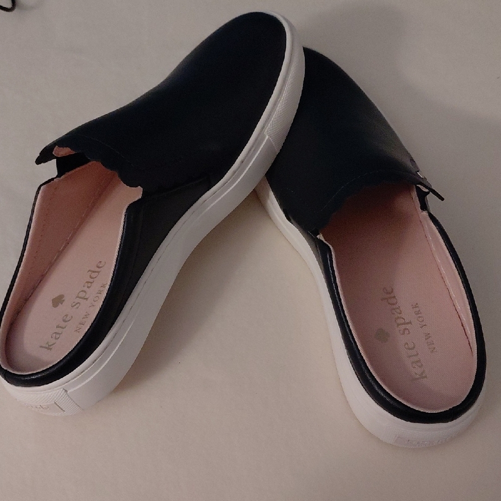 NWOT Kate Spade Andi, Navy and White Slip-On Leather Mules Size 8M
